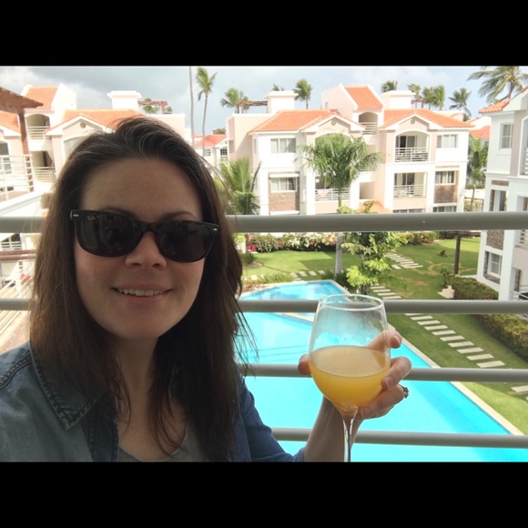 Meet your Posher, Ivy - Picture 1 of 1